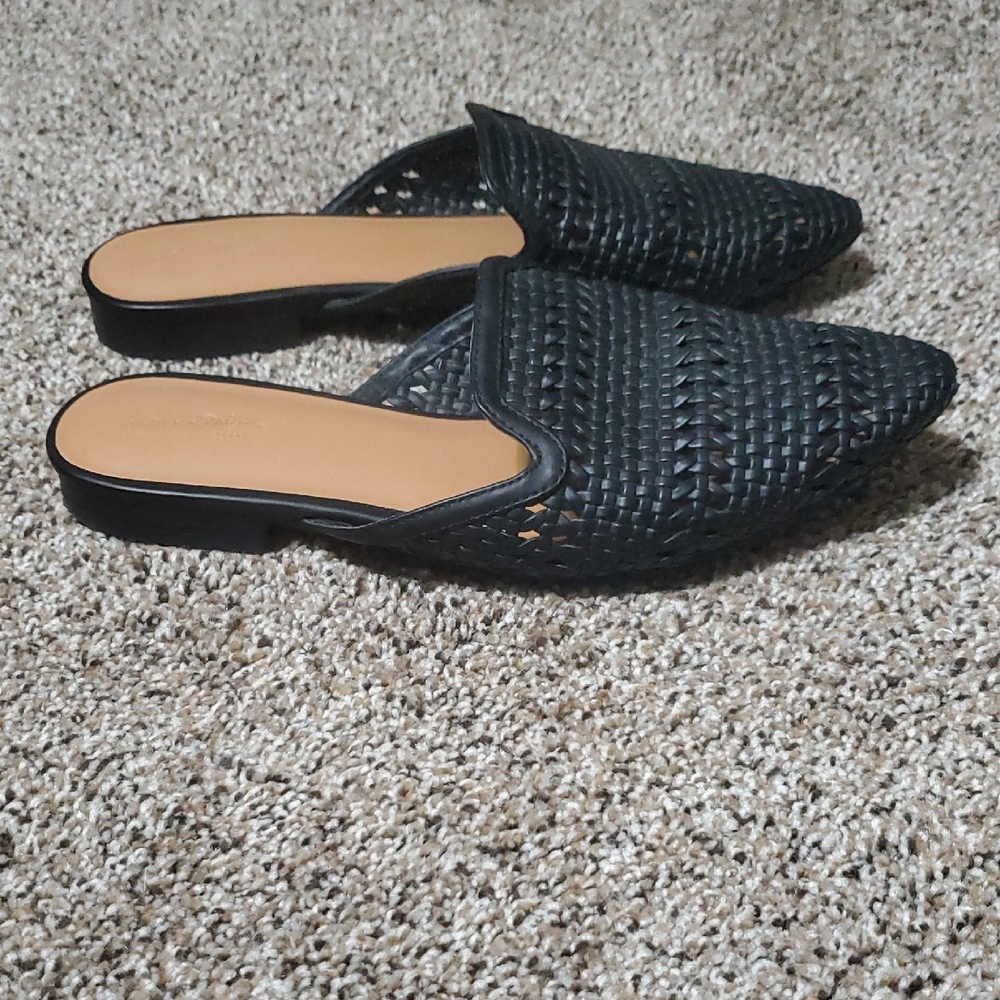 Universal Thread Black Pointed-Toe Mules - image 4